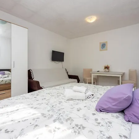 Apartman Francisko Grizane-Belgrad