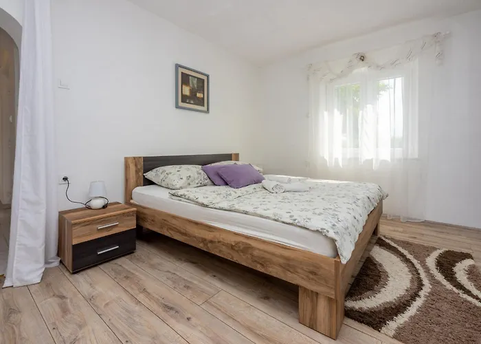 Francisko アパート