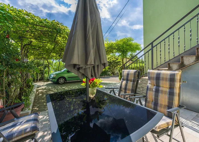 Francisko アパート Grižane