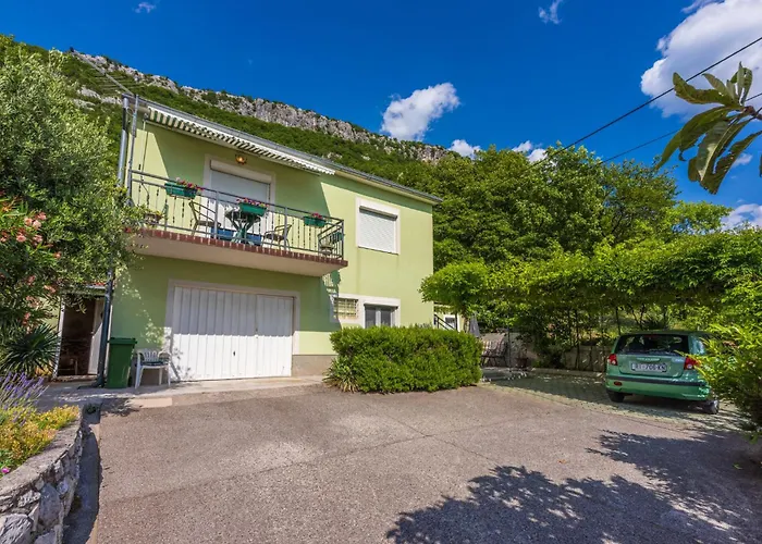 Francisko アパート