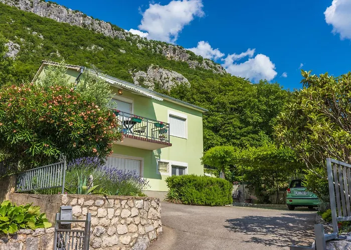 アパート Francisko